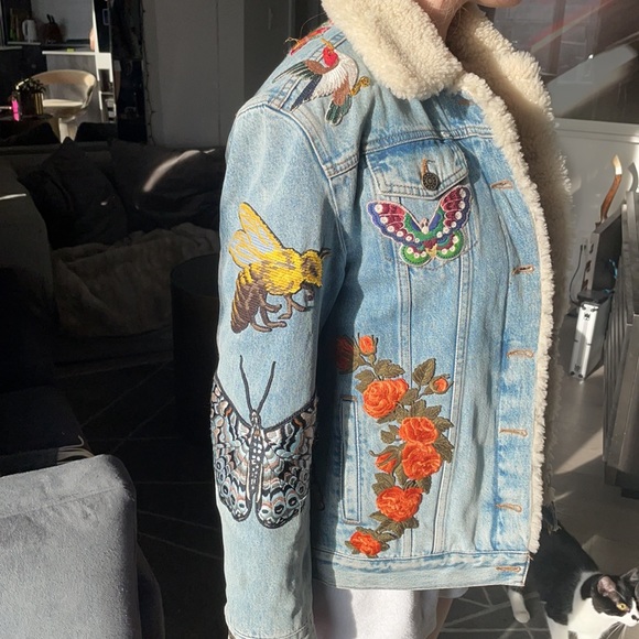 One of a kind Gucci Embroidered Denim Jacket with Real Lamb Shearling - Picture 3 of 5